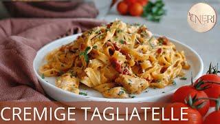 cremige Pasta mit getrockneten Tomaten und Hähnchen / schnell und einfach / byNeri