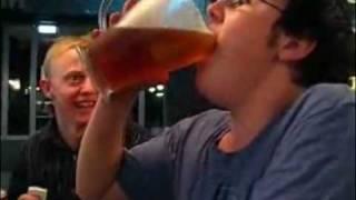 LITER BEER?? 3 SEC!!!! / 1 litro alla goccia in tre secondi!!!