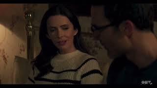 While Jordan advices Jonathan to take it east Lois notices Clark tries to hide his aging