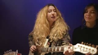 Billie Zizi - Everything in between- LIVE- with fairy ring video