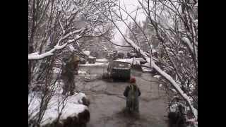 Покорение лужи на ГАЗ-69