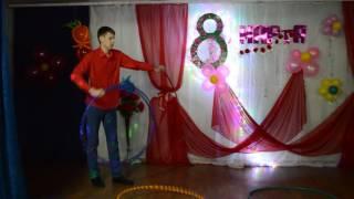 Игра с хула хупами. Виталий Тихонов.