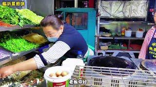 临沂菜煎饼，加鸡肝更美味#抖音美食推荐官 #菜煎饼 #夜市里的烟火气 #鸡肝 #在路边摊感受人间烟火