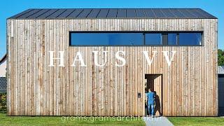 Haustour: Architekt zeigt das Innere seines modernen Hauses im minimalistischem Design