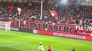 Fans des 1. FC NÜRNBERG beenden Schweigeminuten in Wiesbaden