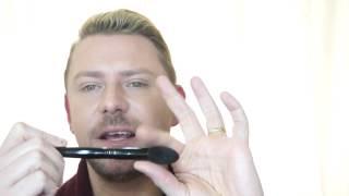 HOW TO CLEAN AND TAKE CARE OF YOUR WAYNE GOSS BRUSHES