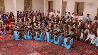 Uyghur folk song - Tumuchuqum Sayraydu (English subtitles)