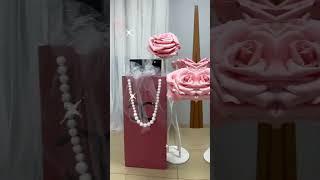 Весняна фотозона у бібліотеці