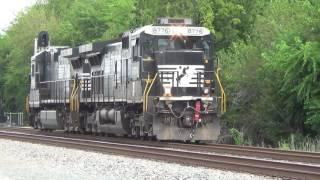 NS 8776 (GE C40-9 Standard Cab) leads NS V17 light