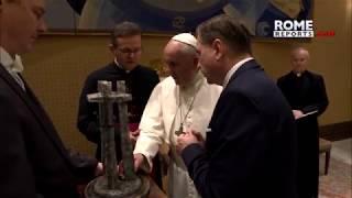 Pope meets with Solidarnosc for organization's 40th anniversary