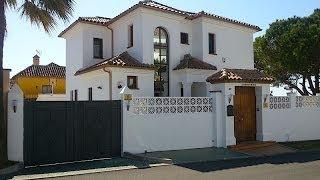 ID 8381 WWW.ESPANA-HOLIDAY.COM - MARBELLA RENTALS - Large beach side villa in Marbella