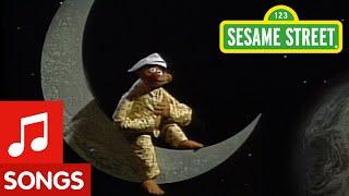Sesame Street: I Don't Want to Live on the Moon
