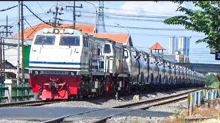 JALUR GANDA MENTOK, MOMEN KERETA LANGKA MELINTAS STASIUN SEPANJANG