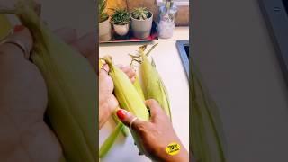 Shucking  Fresh Sweet  Corn In the Cob How to