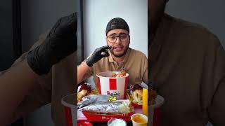 مطعم مشهور-mashhoor Restaurantوينكم يا أهل الزرقاءبرغر خرافي وبروستد ما بتلاقوا زيه… بس عند مشهور