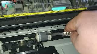 The printer Canon MF4410 can not pick up paper. Problem with paper pick up roller. Replace roller.