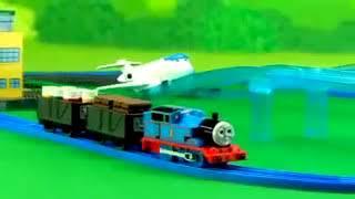 TOMY Thomas Airport Jeremy Set Commercial