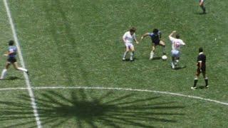 Maradona wonder goal v England Mexico 86 - Víctor Hugo Morales commentary - HD