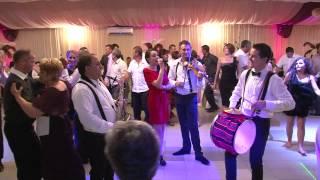 Formatia Fiesta din Bacau - Sarbe moldovenesti 2012 (Clip 1)