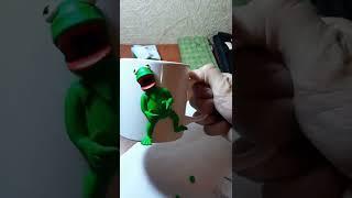 Make Kermit frog  of polymer Clay!