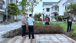 The director and the neighbours sneered when we cleared the footpath in front of his house.