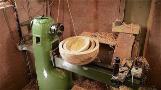 preparing and coring bowl blanks using McNaughton Center saver system. Toczenie w drewnie