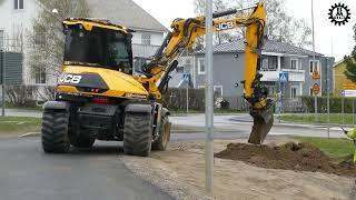 JCB Hydradig with a Engcon tiltrotator and Bigab trailer in work