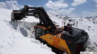 Volvo EC750E clearing snow in French Alps