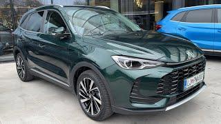 New MG ZS 2025 - AMAZING new EMERALD GREEN color walkaround & details (LUXURY trim)