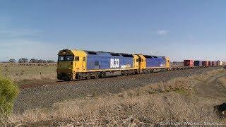 7902V / Car & Train Near Miss At Gheringhap Level Crossing - PoathTV Australian Trains & Railways