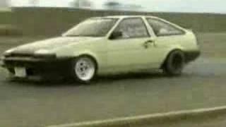 Toyota Corollas AE86 Shows Off Its Handling Ability