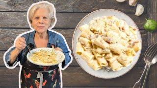 Perfect Pasta Carbonara: Creamy, Cheesy, and Packed with Pancetta!