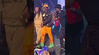 Shatta Wale & Medikal joins Daddy Lumba on stage