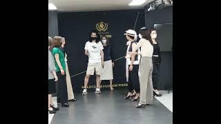 골드클래스모델클럽에서 채군식감독님께서 잘했다고 칭찬해주신  포즈입니다.