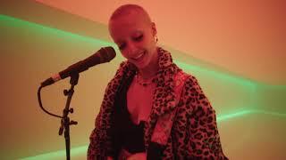 Chloe Moriondo - Strawberry Blonde (Live) | Vevo DSCVR