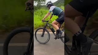 Ninguém é triste pedalando !! #mtb #ciclismo #bicicleta #mtbbrasil #praquempedala #bike #bikes