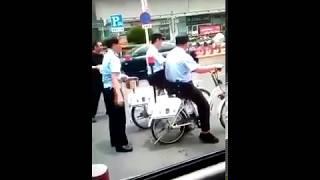 为宣传中共交警“为人民服务” 马路上公然造假