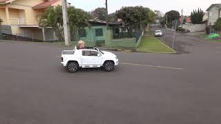 Amarok V6 4x4 Testando a Velocidade Máxima (Carrinho Elétrico Infantil)