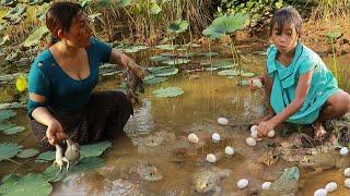 Mother with daughter catching frog & pick up duck egg for food-Cooking frog with duck egg for dinner