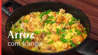 Faça o arroz com frango assim da próxima vez e surpreenda sua família com o sabor!