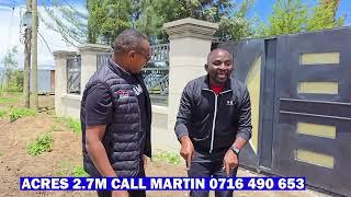 KENYAN MAN FROM OREGON BUILDING APALACE IN NANYUKI