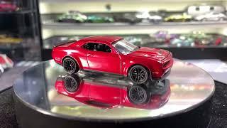 Auto World 2018 Dodge Challenger Hellcat Redline Tricoat 1:64