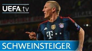 Bastian Schweinsteiger scores for Bayern against Manchester United!