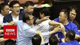 Taiwan's parliament resumes brawl - BBC News