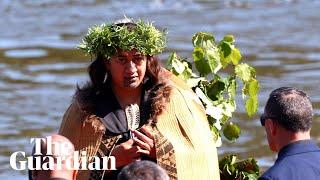 Daughter of New Zealand’s late Māori king crowned as his successor