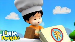 The Great Bake Off! |  Little People | Video for kids | WildBrain Little Ones