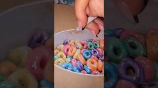 Drawing Fruit loops with colored pencils 