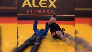 Максим Новоселов VS Манекен фабрики "FILIPPOV"