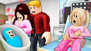 ROBLOX Brookhaven RP: Poor Spoiled Girl and New Brother | Gwen Gaming Roblox