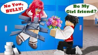 SCHOOL BULLY Is In LOVE With Me?!|Lila Cute Roblox